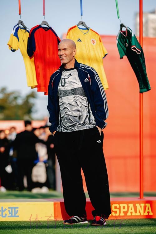 准备接班?阿斯:老佛爷考虑邀齐达内重返皇马任职